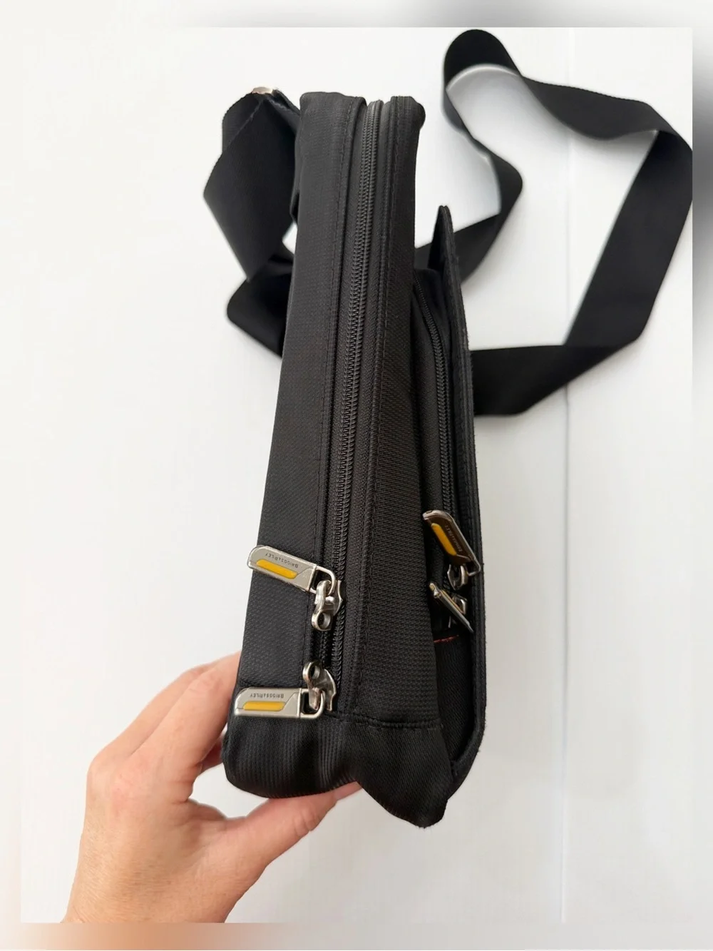 The Briggs & Riley Verb Slide Tech Bag Crossbody Travel